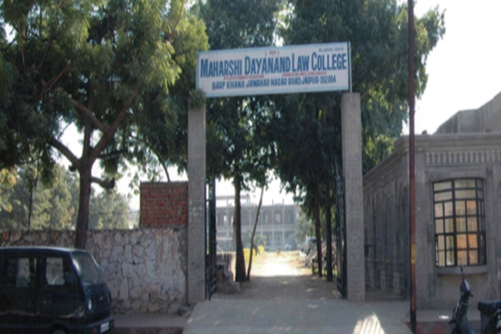https://cache.careers360.mobi/media/colleges/social-media/media-gallery/9610/2019/5/3/Campus-View of Maharshi Dayanand Law College Jaipur_Campus-View.jpg